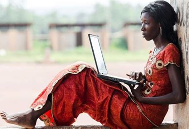 L'Institut FAI, dirigé par Flapmax, annonce le lancement de son programme de bourses d'études génératives Women in AI (WAI).