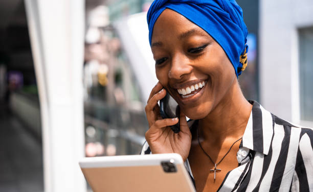 Les Opérateurs de Télécoms MTN, Orange, Airtel et Safaricom déploient des solutions d’identité mobile innovantes pour renforcer l’inclusion numérique et la sécurité des services digitaux en Afrique. Grâce à des API avancées, ces opérateurs facilitent l’accès aux services financiers, sociaux et administratifs, tout en luttant contre la fraude